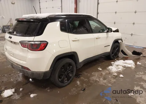 2019 Jeep Compass Altitude 4X4 from USA, damaged, VIN 3C4NJDBB5KT696367